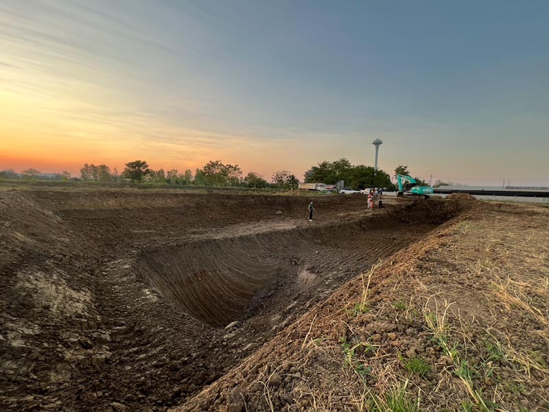 ตักดินในที่ตัวเองขาย ตักดินในที่ตัวเองขาย