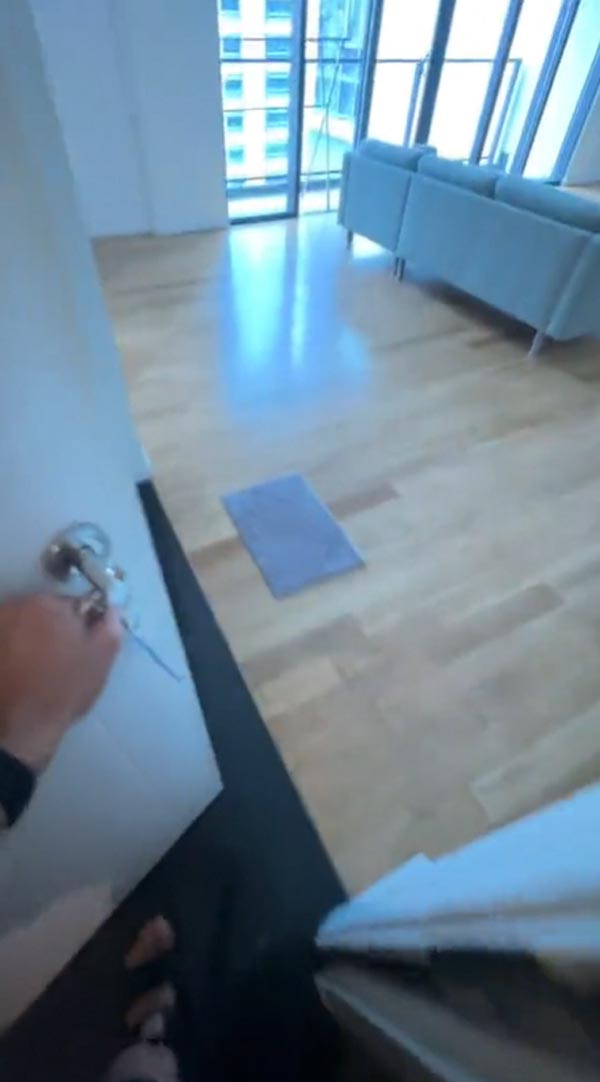 วิ่งชนกระจกเพราะภาพหลอกตา วิ่งชนกระจกเพราะภาพหลอกตา