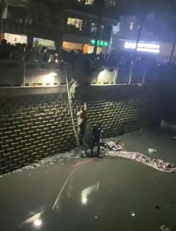 งมหาแหวนหยก งมหาแหวนหยก