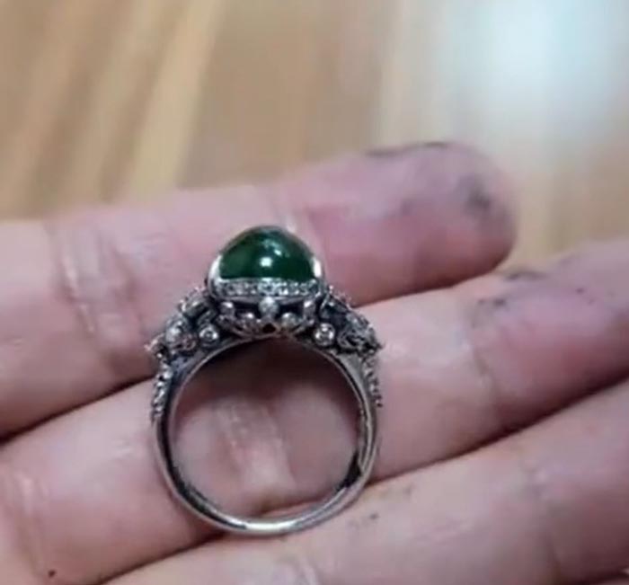 งมหาแหวนหยก งมหาแหวนหยก