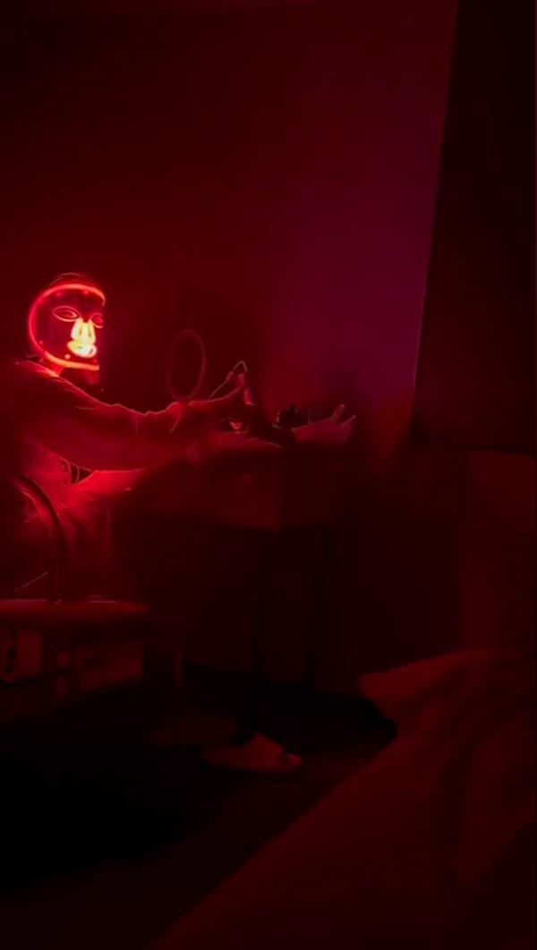 เมียมาสก์หน้าตอนกลางคืน เมียมาสก์หน้าตอนกลางคืน