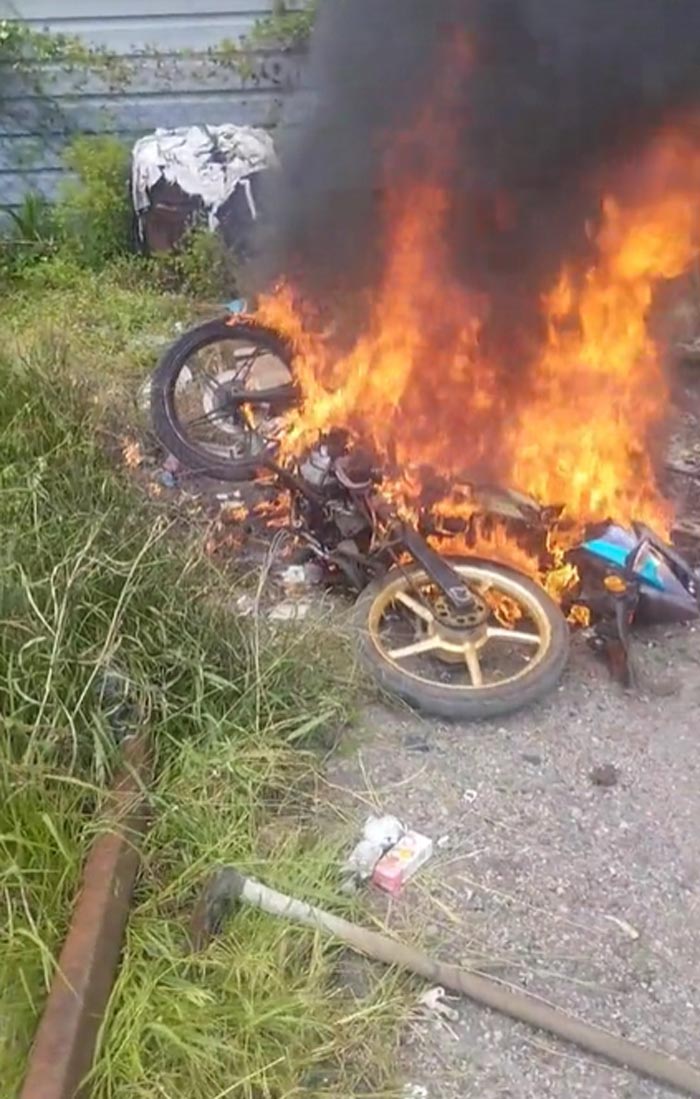 นายจ้างเผามอเตอร์ไซค์ นายจ้างเผามอเตอร์ไซค์