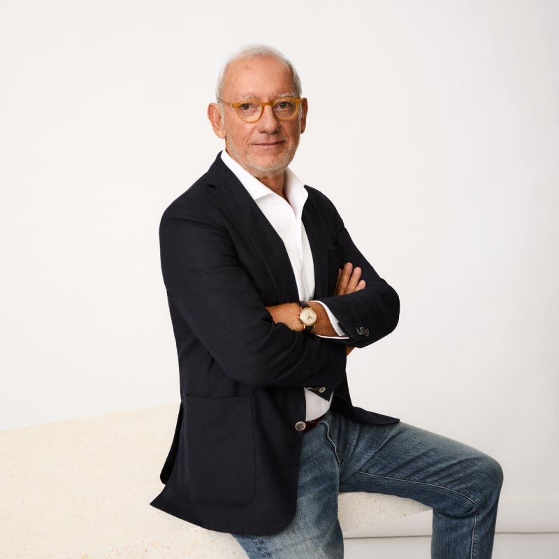 มหาเศรษฐีแบรนด์ MANGO ตกเขาเสียชีวิต มหาเศรษฐีแบรนด์ MANGO ตกเขาเสียชีวิต