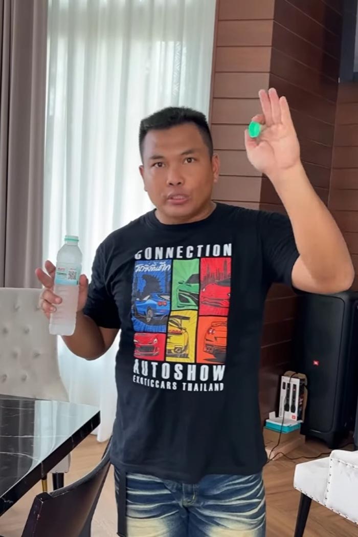 เบิร์ด วันว่าง ๆ แอบอ้างคฤหาสน์หรู เบิร์ด วันว่าง ๆ แอบอ้างคฤหาสน์หรู