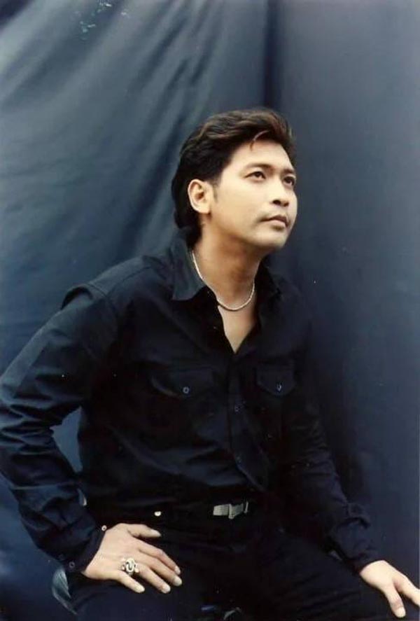 แก้ว ลายทอง แก้ว ลายทอง