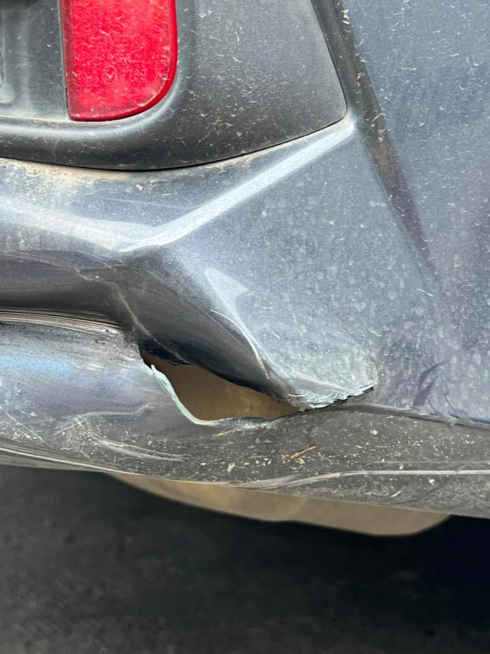 ไรเดอร์ขับชนท้ายรถเก๋ง ไรเดอร์ขับชนท้ายรถเก๋ง