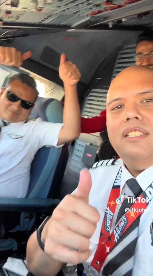 ผู้ช่วยนักบิน ผู้ช่วยนักบิน