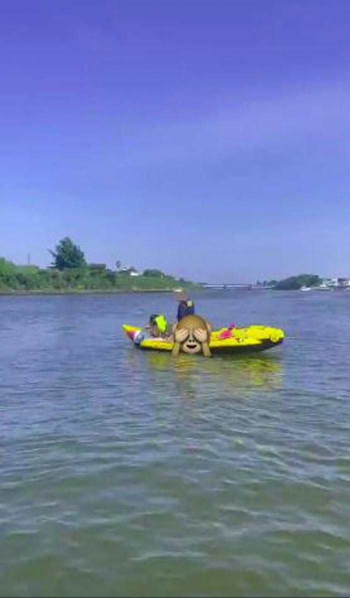 คู่รักมีเซ็กส์กลางทะเล คู่รักมีเซ็กส์กลางทะเล