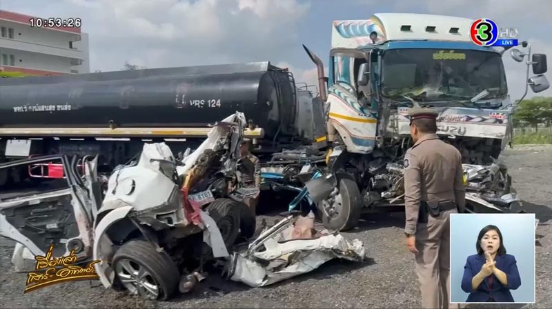 รถบรรทุกชนรถเก๋ง 8 ศพ รถบรรทุกชนรถเก๋ง 8 ศพ