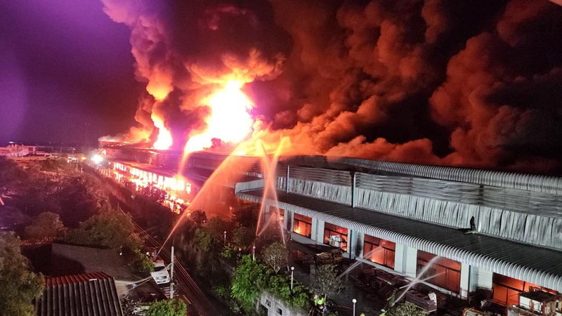 ไฟไหม้โรงงานลาดกระบัง ไฟไหม้โรงงานลาดกระบัง