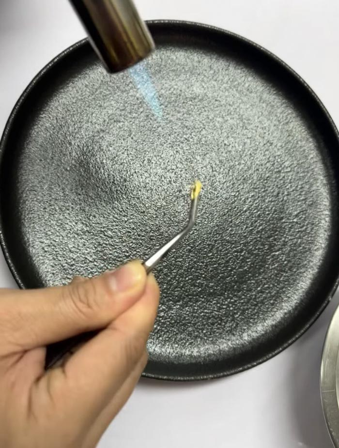 เตือนภัย แผ่นทองตกแต่งขนม เตือนภัย แผ่นทองตกแต่งขนม