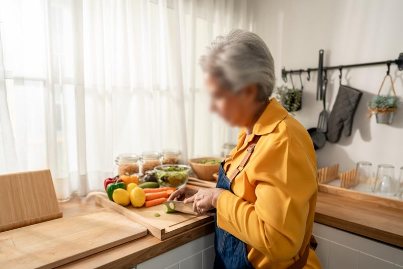 มิจฉาชีพหลอกคนแก่ มิจฉาชีพหลอกคนแก่