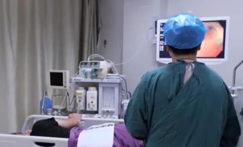 แปรงสีฟันติดอยู่ในลำไส้เล็ก แปรงสีฟันติดอยู่ในลำไส้เล็ก