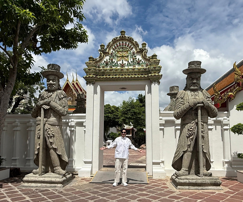 หนุ่ม กรรชัย เที่ยววัดโพธิ์ หนุ่ม กรรชัย เที่ยววัดโพธิ์