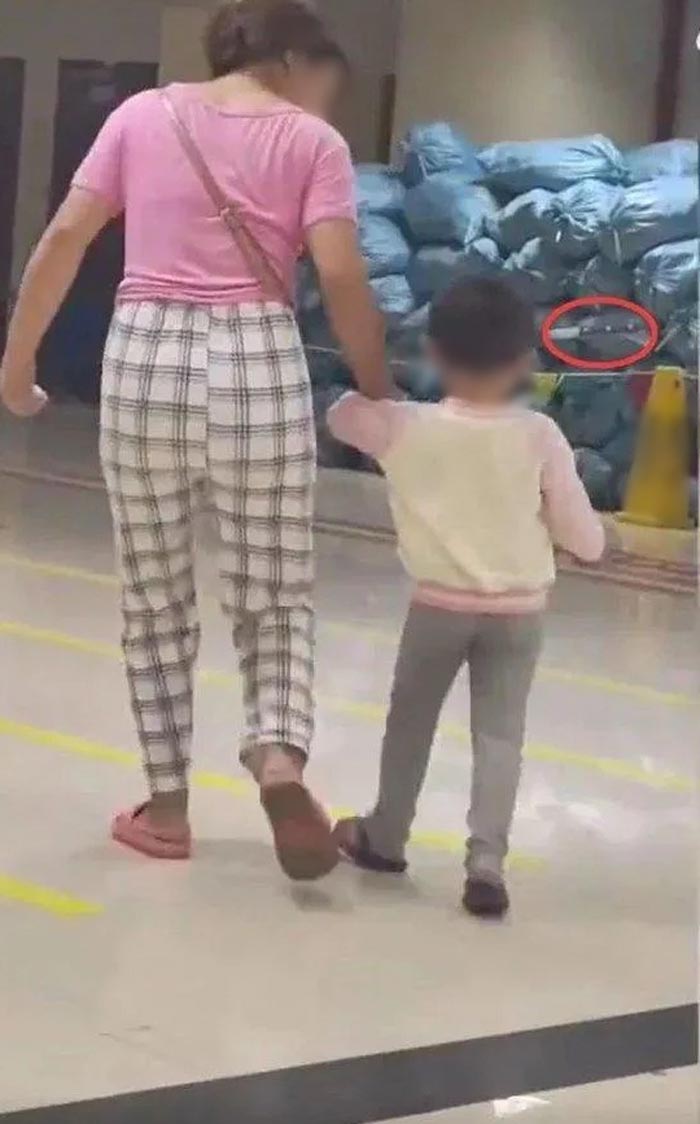 มีดปักหัวเด็ก มีดปักหัวเด็ก