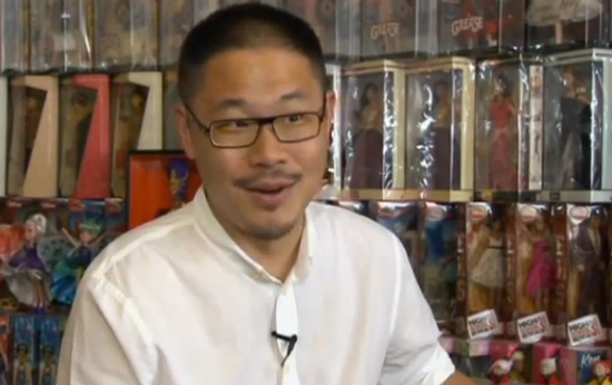 ชายสิงคโปร์คลั่งสะสมบาร์บี้ มีมากกว่า 6,000 ตัว ชายสิงคโปร์คลั่งสะสมบาร์บี้ มีมากกว่า 6,000 ตัว