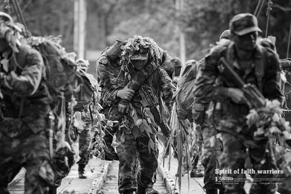 ภาพชุดนี้...แด่ความอดทนและเสียสละเพื่อชาติ