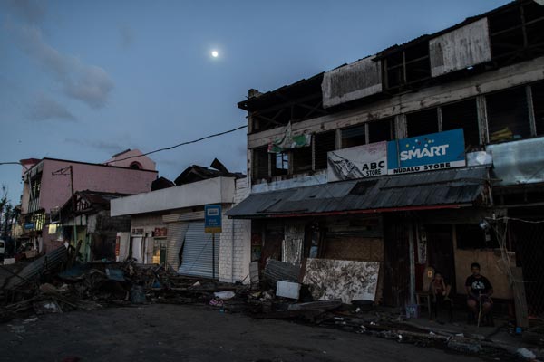 พายุถล่มฟิลิปปินส์ 2556 พายุถล่มฟิลิปปินส์ 2556