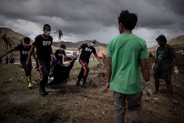 พายุถล่มฟิลิปปินส์ 2556 พายุถล่มฟิลิปปินส์ 2556