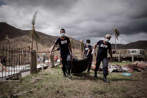 พายุถล่มฟิลิปปินส์ 2556 พายุถล่มฟิลิปปินส์ 2556