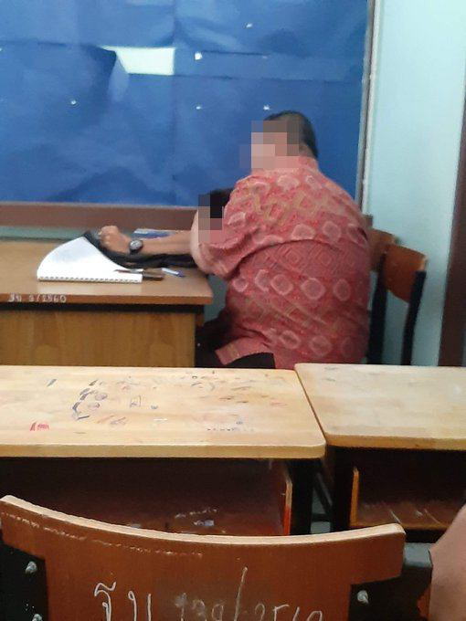 ครูเกย์จับนักเรียนชายสำเร็จใคร่แลกเกรด ครูเกย์จับนักเรียนชายสำเร็จใคร่แลกเกรด