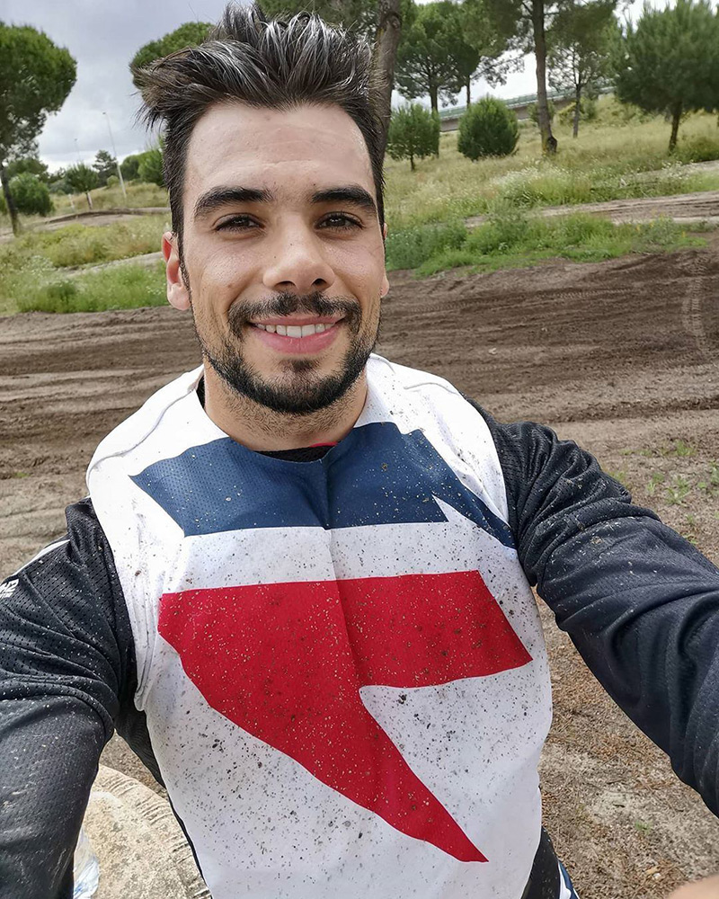 มิเกล โอลิเวียรา นักแข่ง MotoGP หมั้นน้องสาวต่างแม่ มิเกล โอลิเวียรา นักแข่ง MotoGP หมั้นน้องสาวต่างแม่