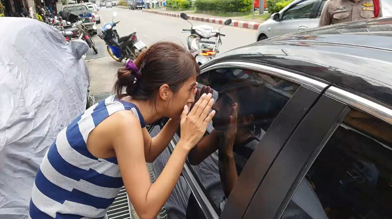 เด็กติดในรถ เด็กติดในรถ