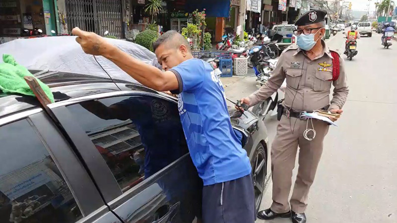 เด็กติดในรถ เด็กติดในรถ