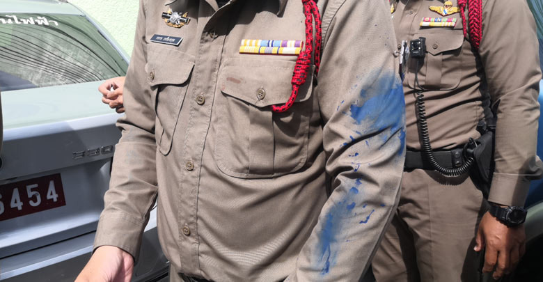 ข่าวแอมมี่ สาดสีใส่ตำรวจ ข่าวแอมมี่ สาดสีใส่ตำรวจ