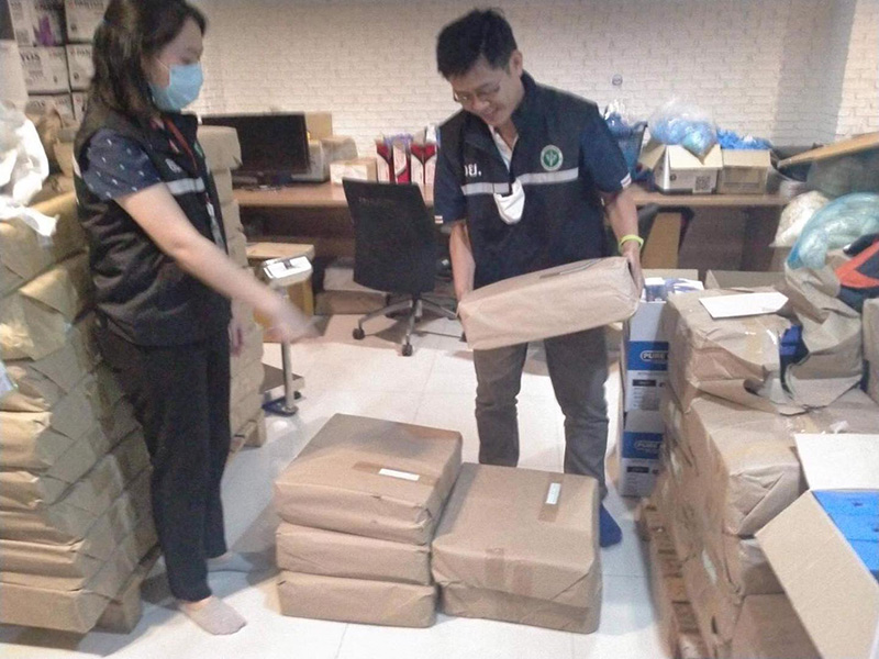 ทลายแก๊งขายถุงมือยางใช้แล้ว ทลายแก๊งขายถุงมือยางใช้แล้ว