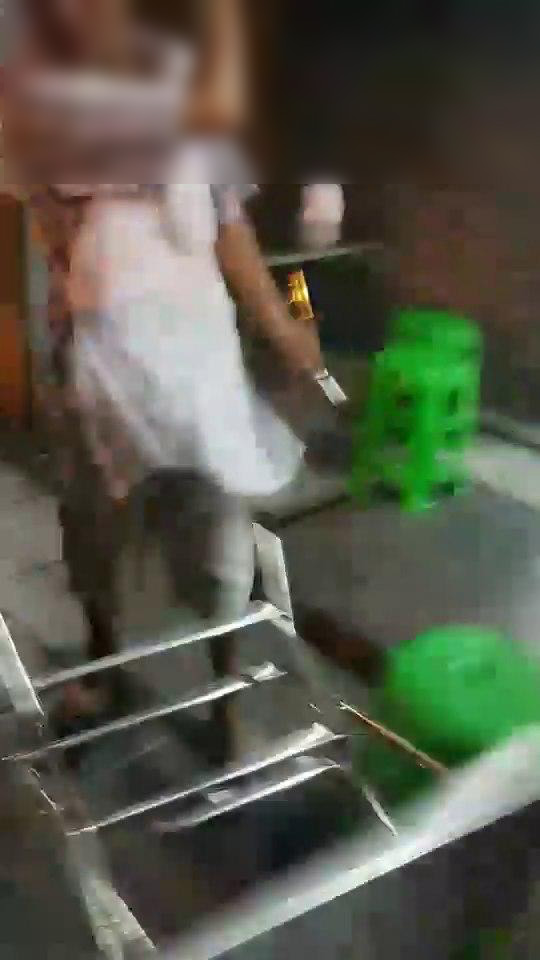 ลูกค้าโวย กุ้งอบวุ้นเส้น ลูกค้าโวย กุ้งอบวุ้นเส้น