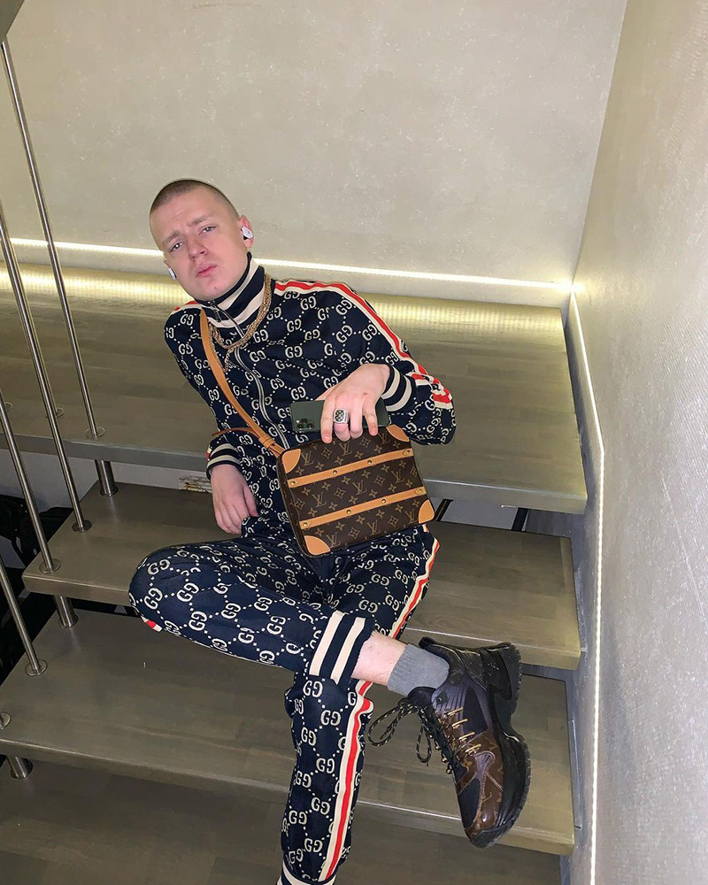 ยูทูบเบอร์จับหัวนางแบบกระแทกโต๊ะ ยูทูบเบอร์จับหัวนางแบบกระแทกโต๊ะ