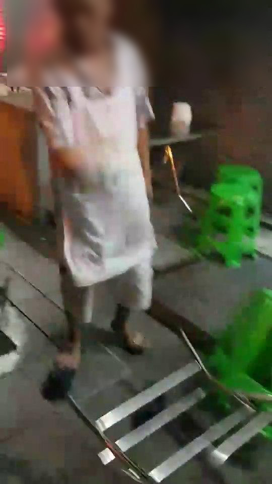 ลูกค้าโวย กุ้งอบวุ้นเส้น ลูกค้าโวย กุ้งอบวุ้นเส้น