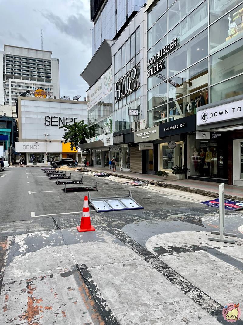 สยามสแควร์ กลายเป็นห้างร้าง สยามสแควร์ กลายเป็นห้างร้าง