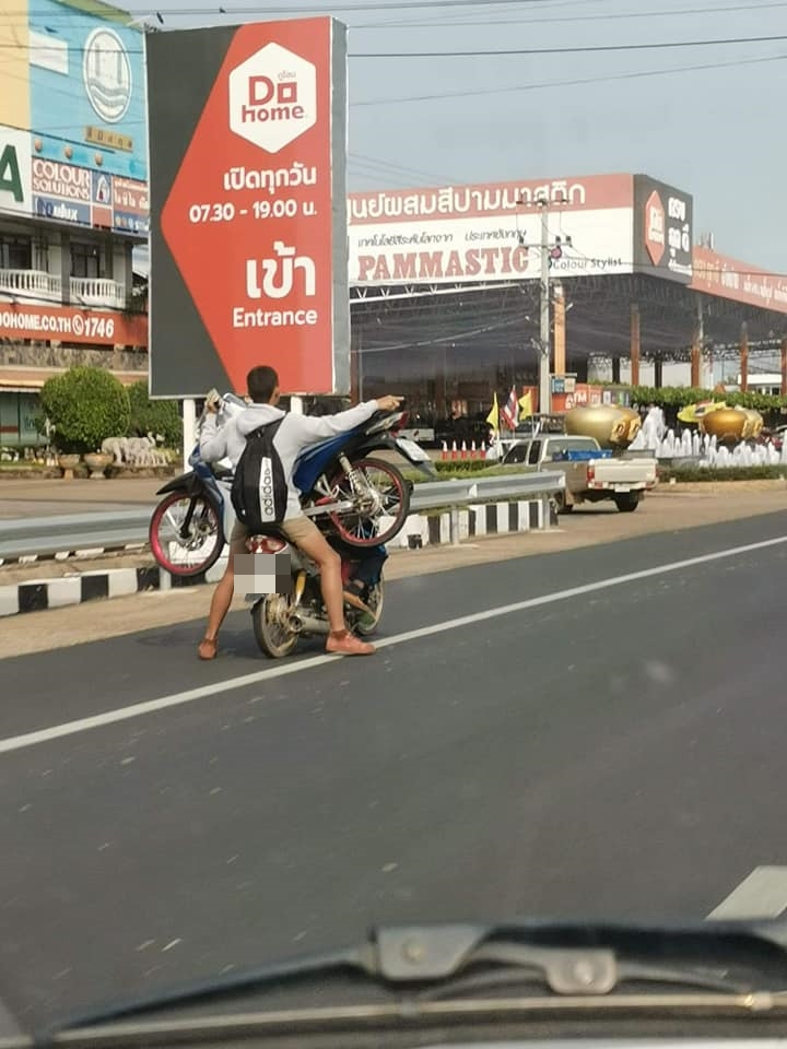 มอเตอร์ไซค์ซ้อนมอเตอร์ไซค์ มอเตอร์ไซค์ซ้อนมอเตอร์ไซค์