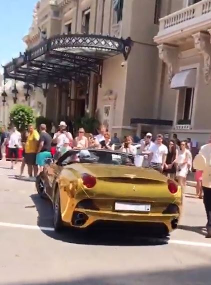 คนรวยอวดรถหรู คนรวยอวดรถหรู