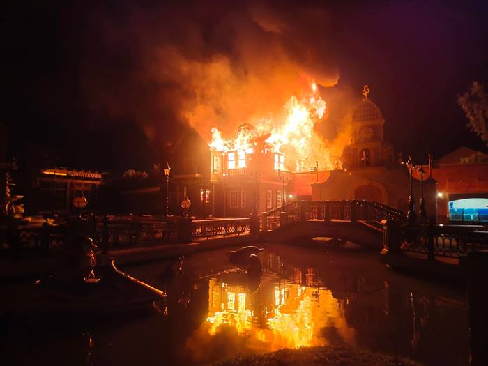 ไฟไหม้ ช็อกโกแลตวิลล์ ไฟไหม้ ช็อกโกแลตวิลล์