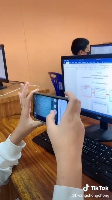 นักเรียนโป๊ะแตก ส่งงานครูด้วยแอปเฉลยคำตอบ นักเรียนโป๊ะแตก ส่งงานครูด้วยแอปเฉลยคำตอบ