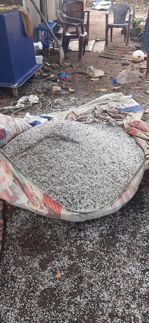 เรือสินค้าไฟไหม้ เม็ดพลาสติกเต็มทะเล เรือสินค้าไฟไหม้ เม็ดพลาสติกเต็มทะเล