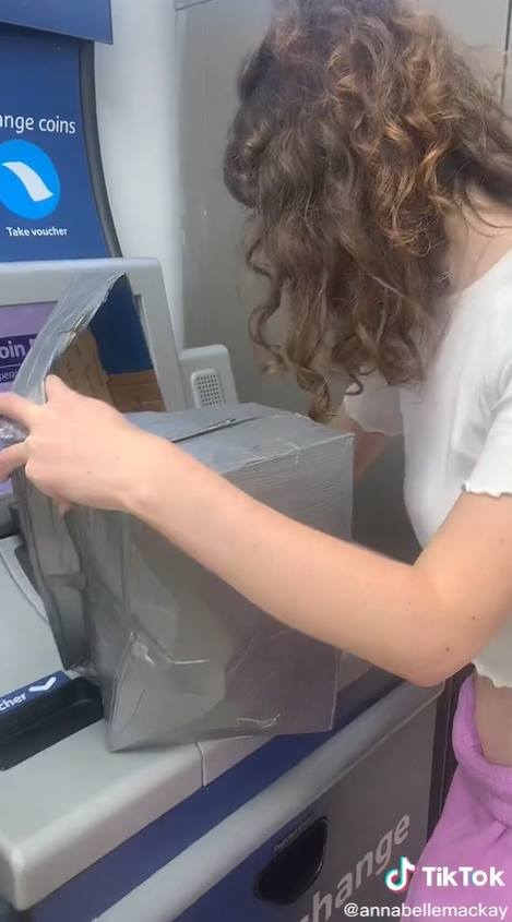 ติดหนี้แฟนใช้คืนด้วยเหรียญ ติดหนี้แฟนใช้คืนด้วยเหรียญ