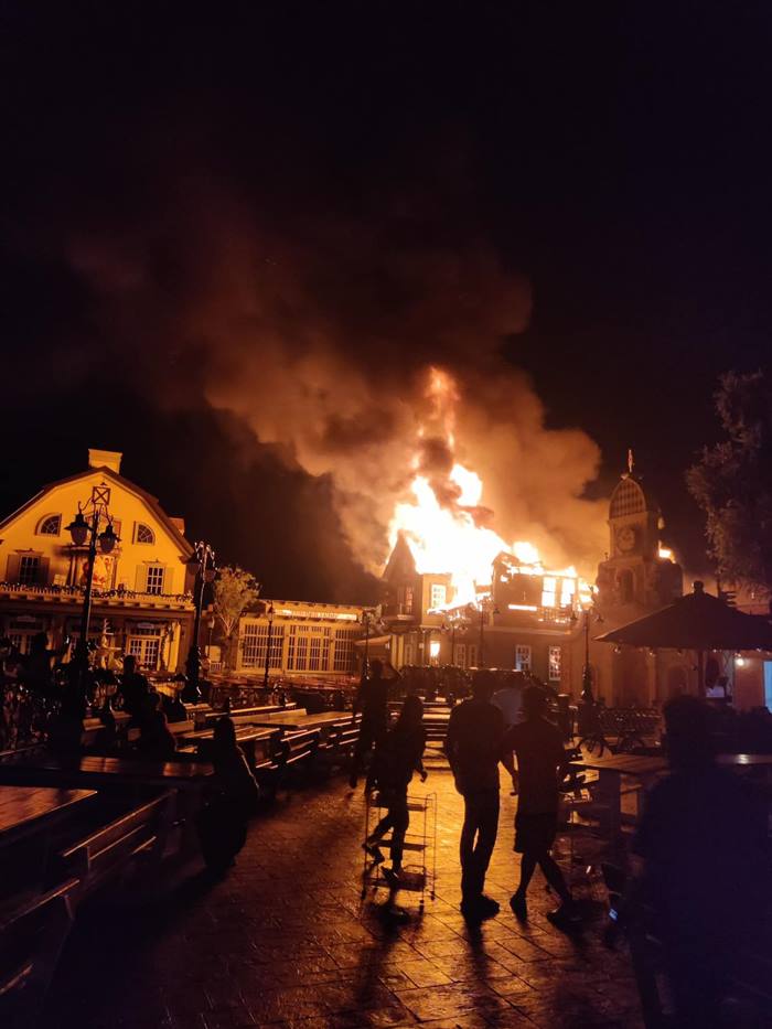 ไฟไหม้ ช็อกโกแลตวิลล์ ไฟไหม้ ช็อกโกแลตวิลล์