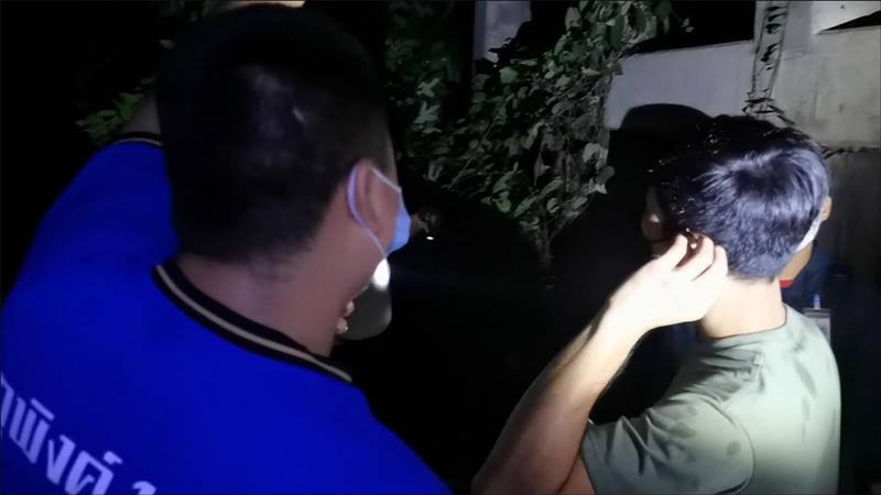 น้องบอส หลงป่า กลายเป็นศพเปลือย น้องบอส หลงป่า กลายเป็นศพเปลือย