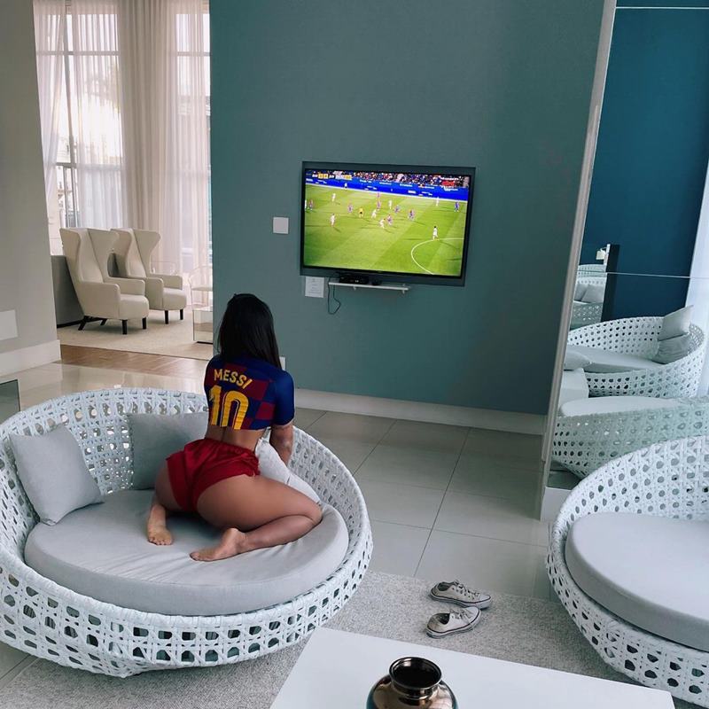 มิสบัมบัม 2019 สักรูปเมสซี่ที่รูก้น มิสบัมบัม 2019 สักรูปเมสซี่ที่รูก้น