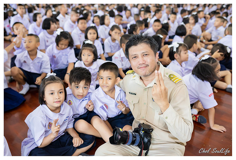 ครูซื้อคอมให้นักเรียน ครูซื้อคอมให้นักเรียน