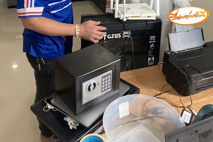 จับสาวโกงไอโฟนเด็กจนเครียดตาย จับสาวโกงไอโฟนเด็กจนเครียดตาย