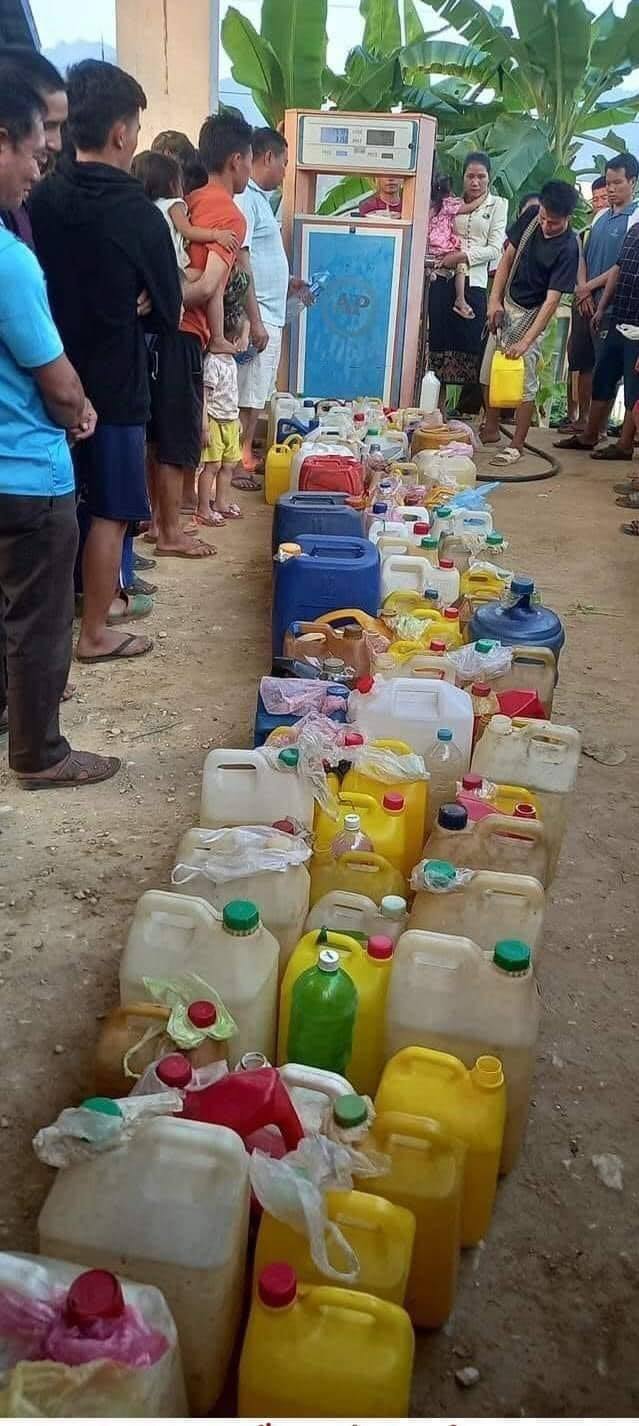 ลาวขาดแคลนน้ำมัน ลาวขาดแคลนน้ำมัน