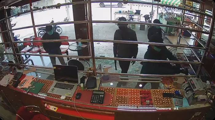 ปล้นร้านทอง ปล้นร้านทอง