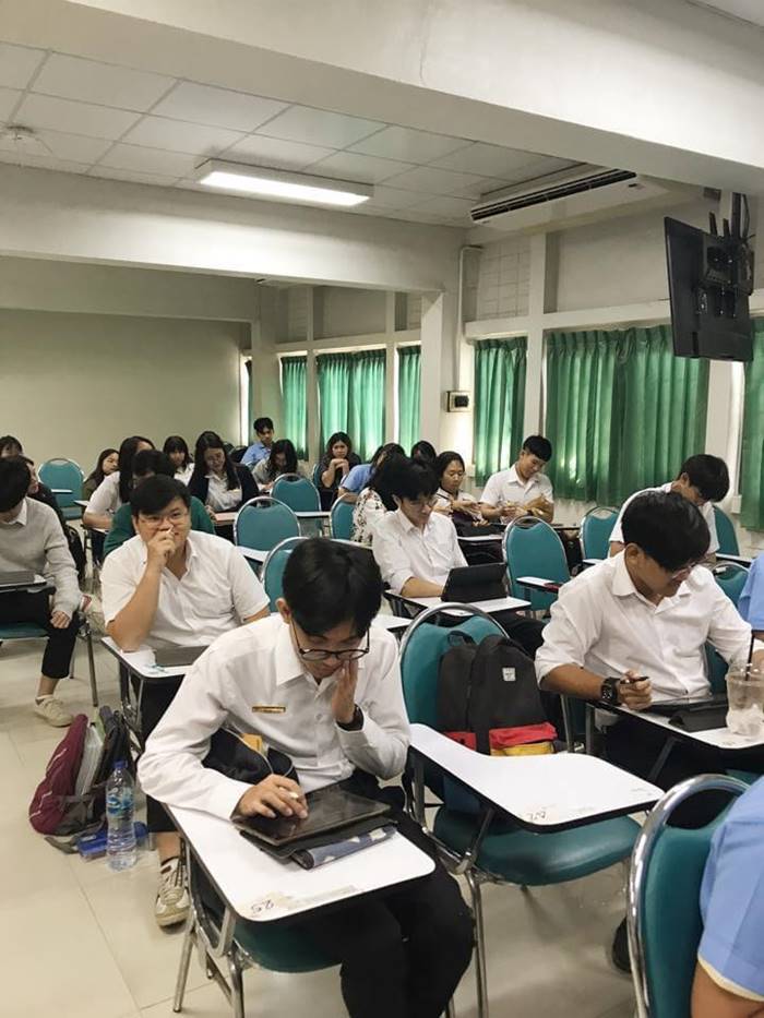 ไวรัลอุ้มแมวเข้าห้องเรียน ไวรัลอุ้มแมวเข้าห้องเรียน