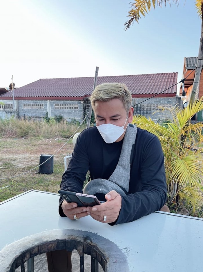 ผู้ใหญ่บ้านเหมียว ผู้ใหญ่บ้านเหมียว