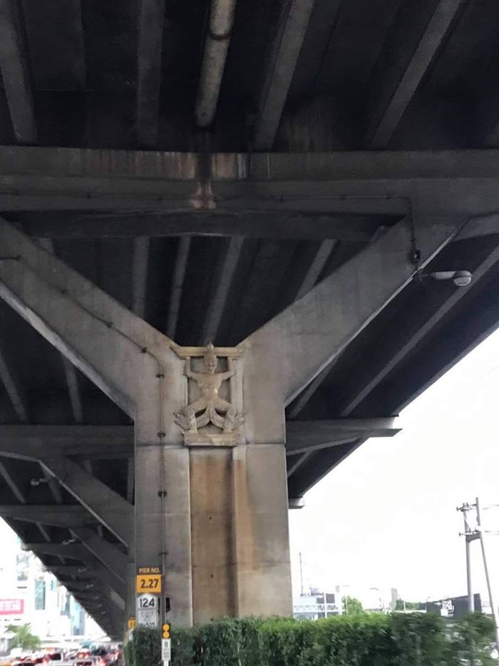 ยักษ์แบกคานใต้ทางด่วนดอนเมือง ยักษ์แบกคานใต้ทางด่วนดอนเมือง